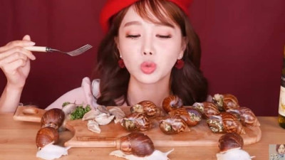 먹방 한 번이면...배우 접고 995만 유튜버 된 쏘영 직접 밝힌 월수입에 모두 경악