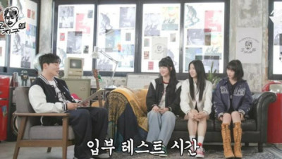   				요즘 걸그룹 실제로 만나서 나이듣고 놀란 39살 아재			